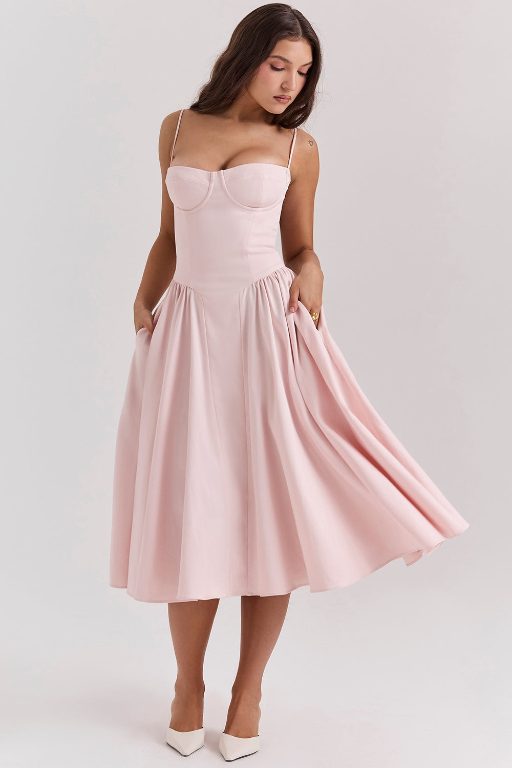 Midikleid mit Korsettstil und schmalen Trägern