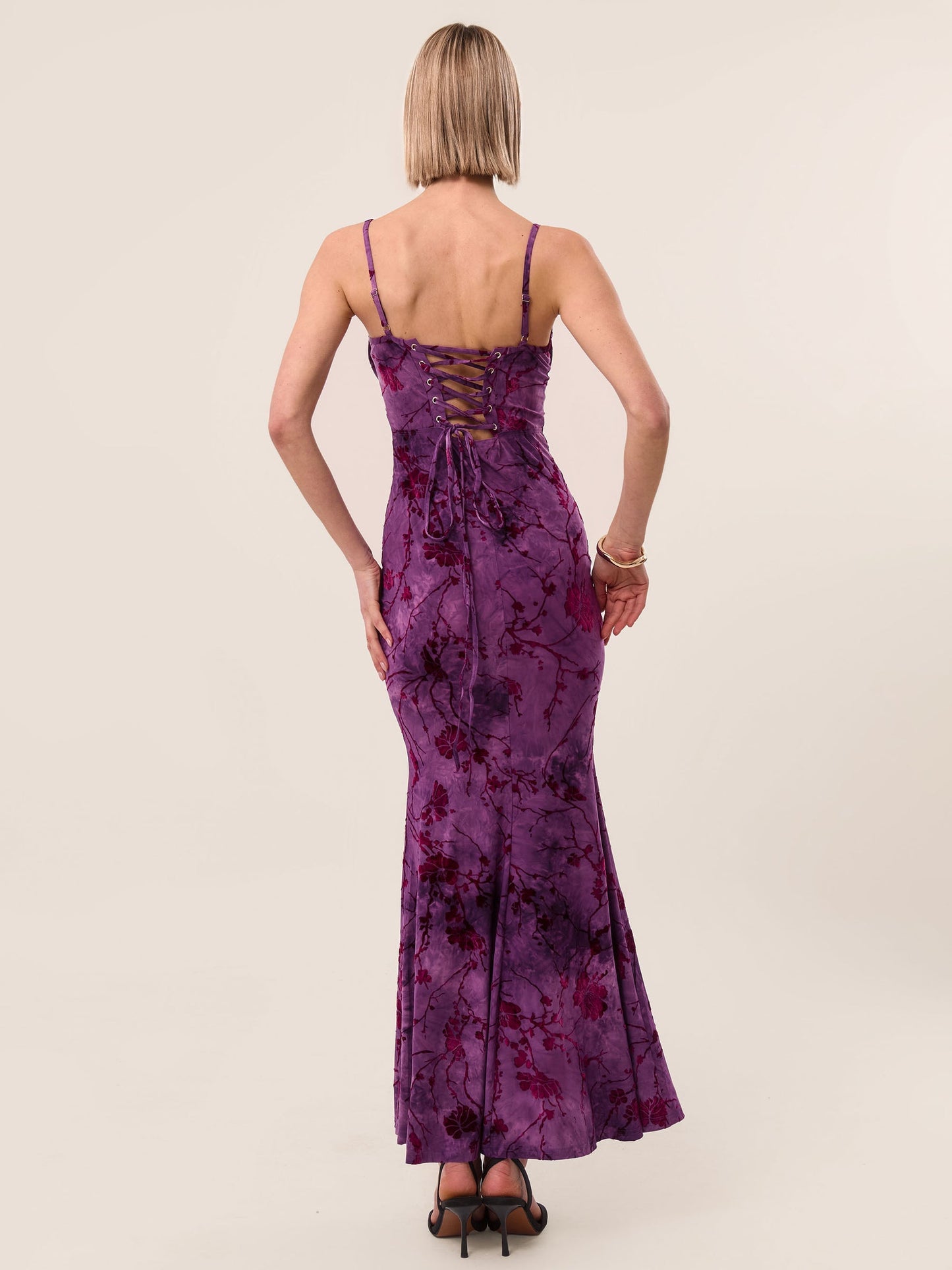 Maxikleid mit Trägern und floralem Muster für besondere Anlässe