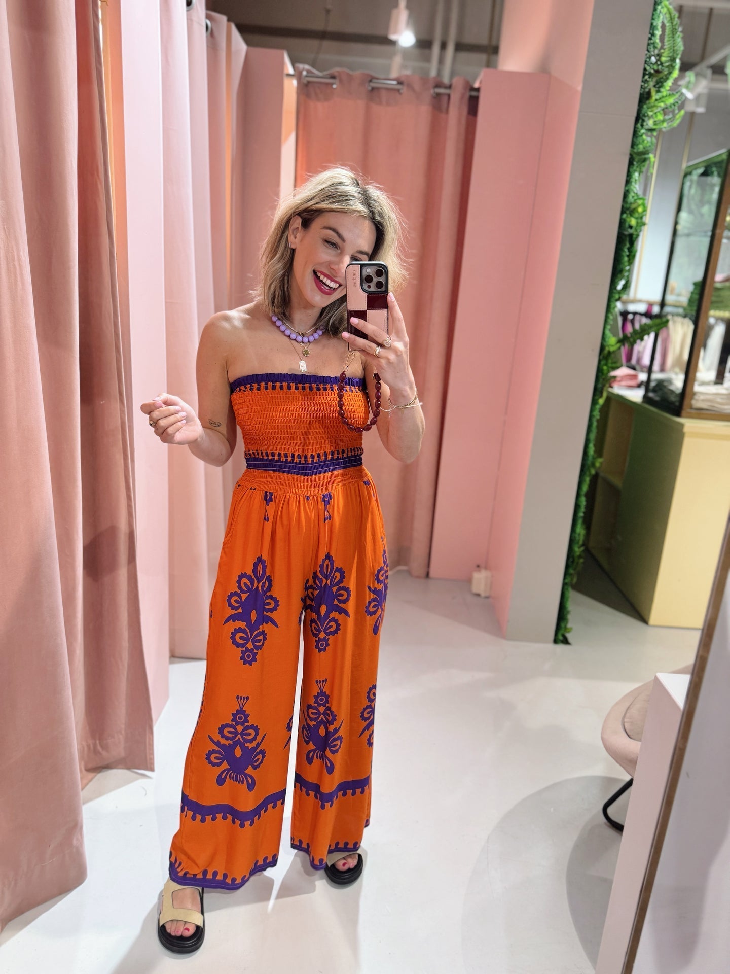 Modischer Sommer Jumpsuit trägerlos im entspannten Boho Look