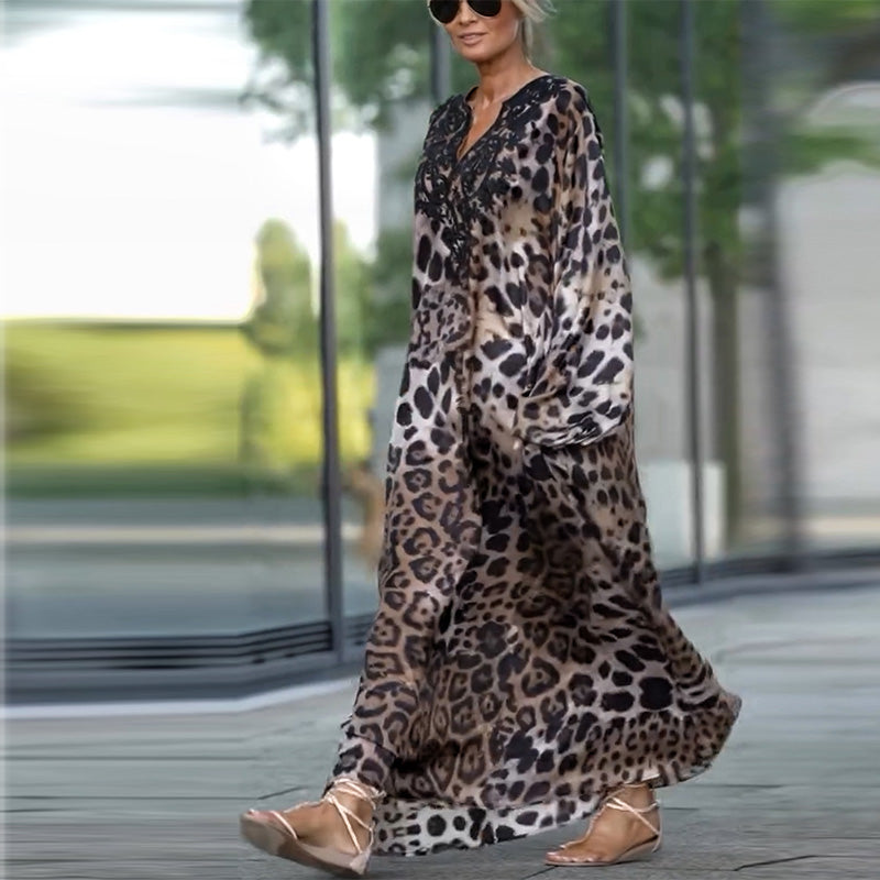 Damenkleid mit langen Ärmeln und lockerem Leopardenmuster