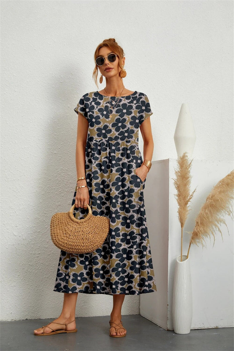 Langes Freizeitkleid für Damen mit leichtem Muster und kurzen Ärmeln
