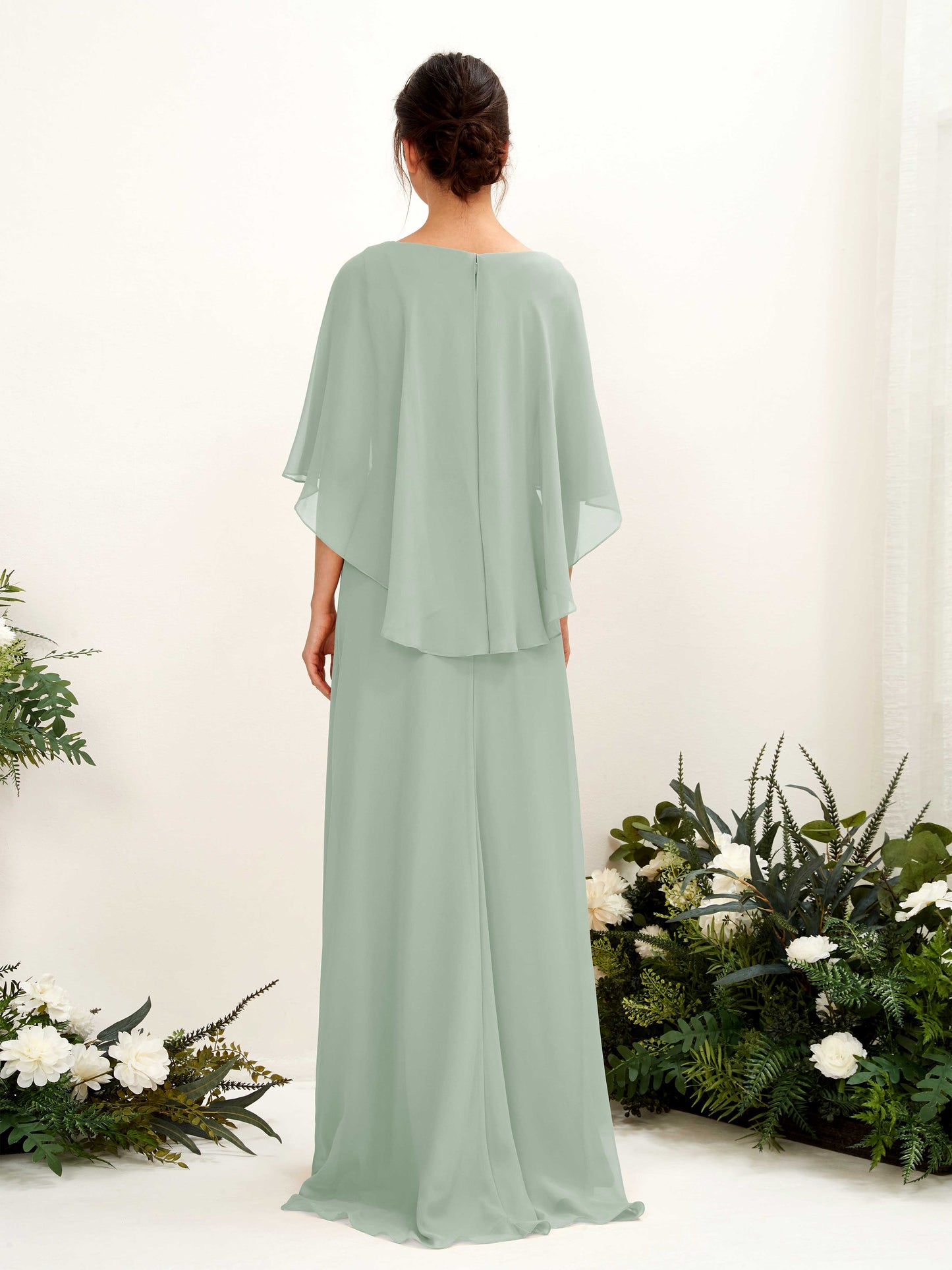 Festliches Kleid mit gerader Silhouette und weitem Ausschnitt