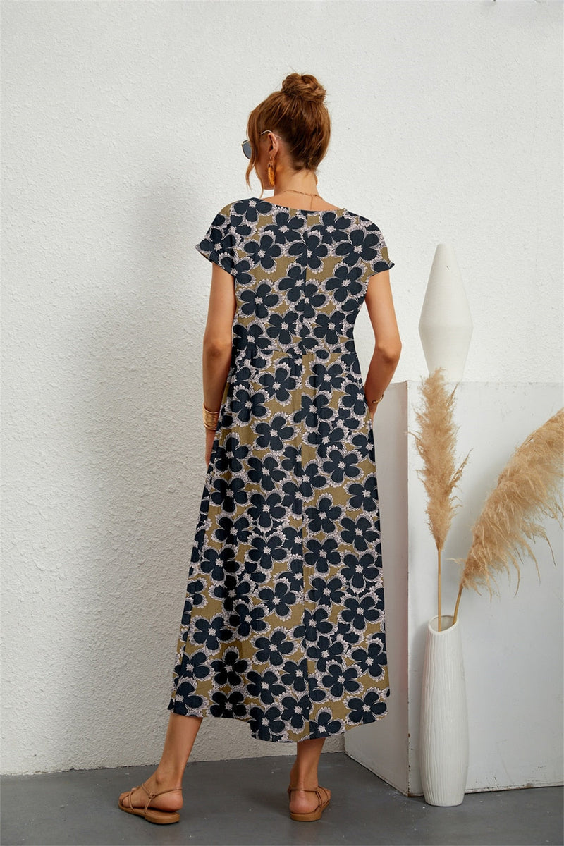 Langes Freizeitkleid für Damen mit leichtem Muster und kurzen Ärmeln