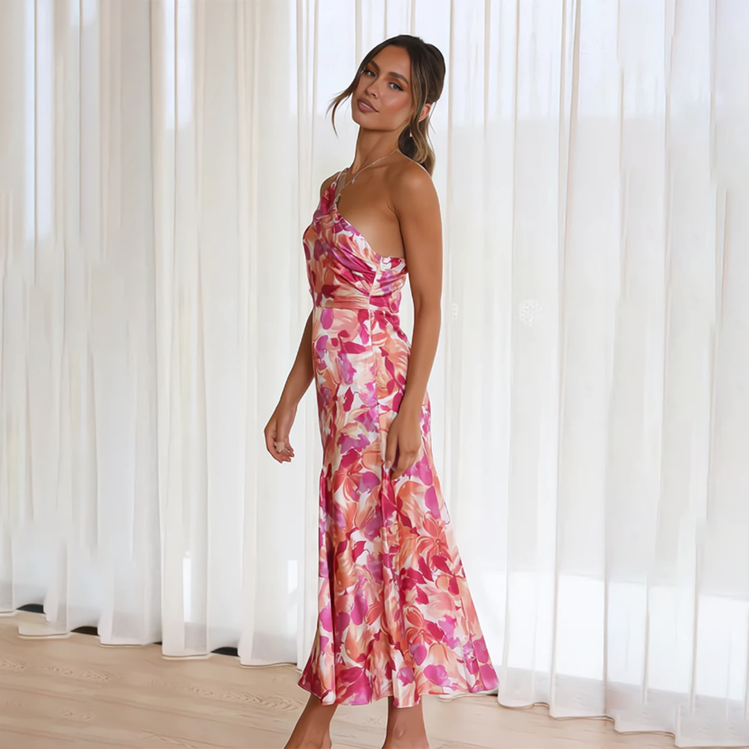 Sommerliches Midikleid mit Blumenmuster und einem Schulterträger