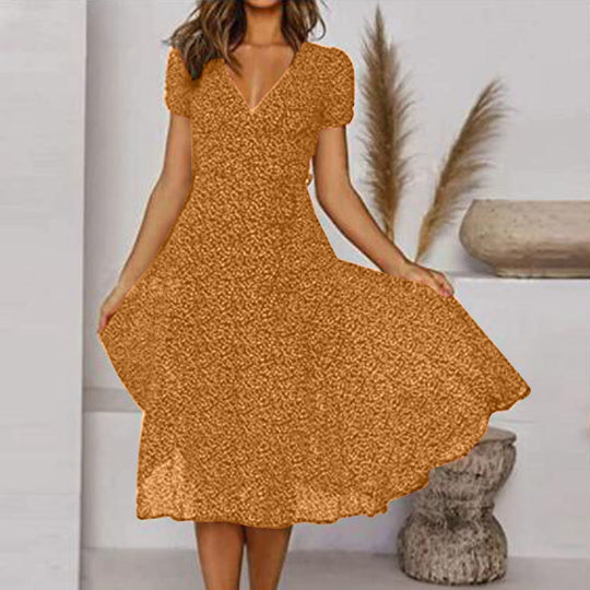 Sommerkleid mit floralem Muster und leicht ausgestelltem Schnitt