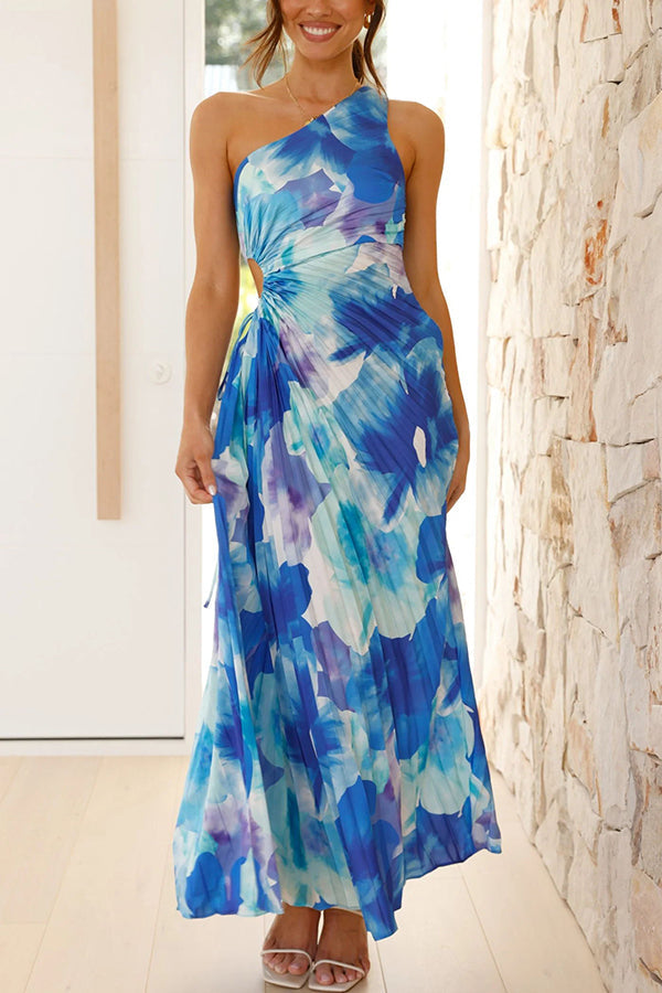 Elegantes langes Kleid mit Falten und schrägem Träger