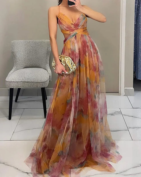 Romantisches Maxikleid mit schmalen Trägern und Aquarellmuster