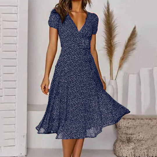 Sommerkleid mit floralem Muster und leicht ausgestelltem Schnitt