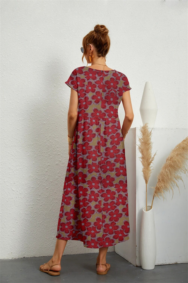 Langes Freizeitkleid für Damen mit leichtem Muster und kurzen Ärmeln
