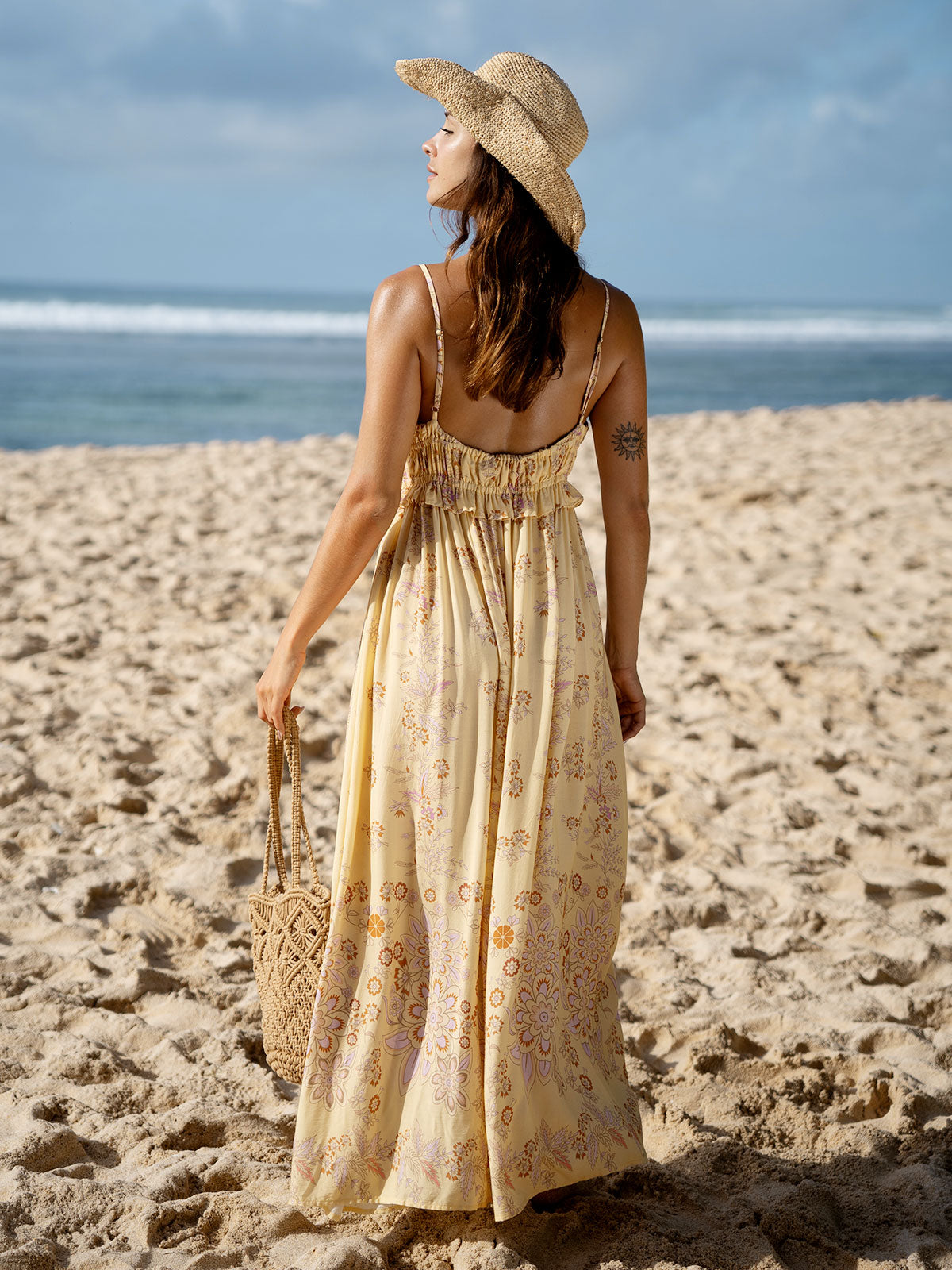Ärmelloses Maxikleid mit Bindeelement ideal für den Strand