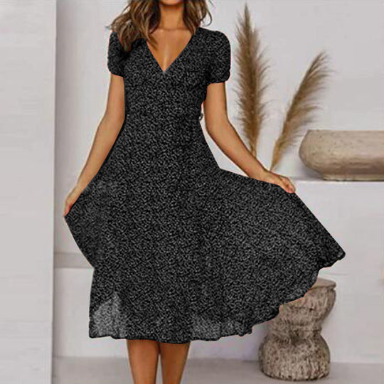 Sommerkleid mit floralem Muster und leicht ausgestelltem Schnitt