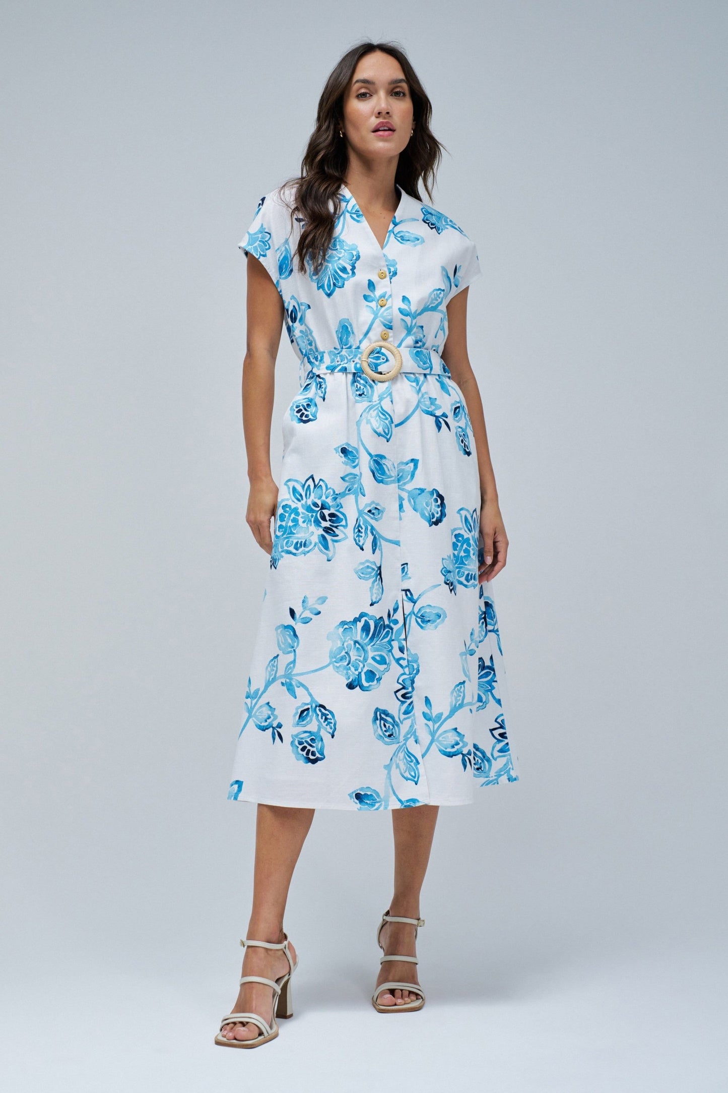 Hemdblusenkleid mit floralen Details und kurzen Ärmeln
