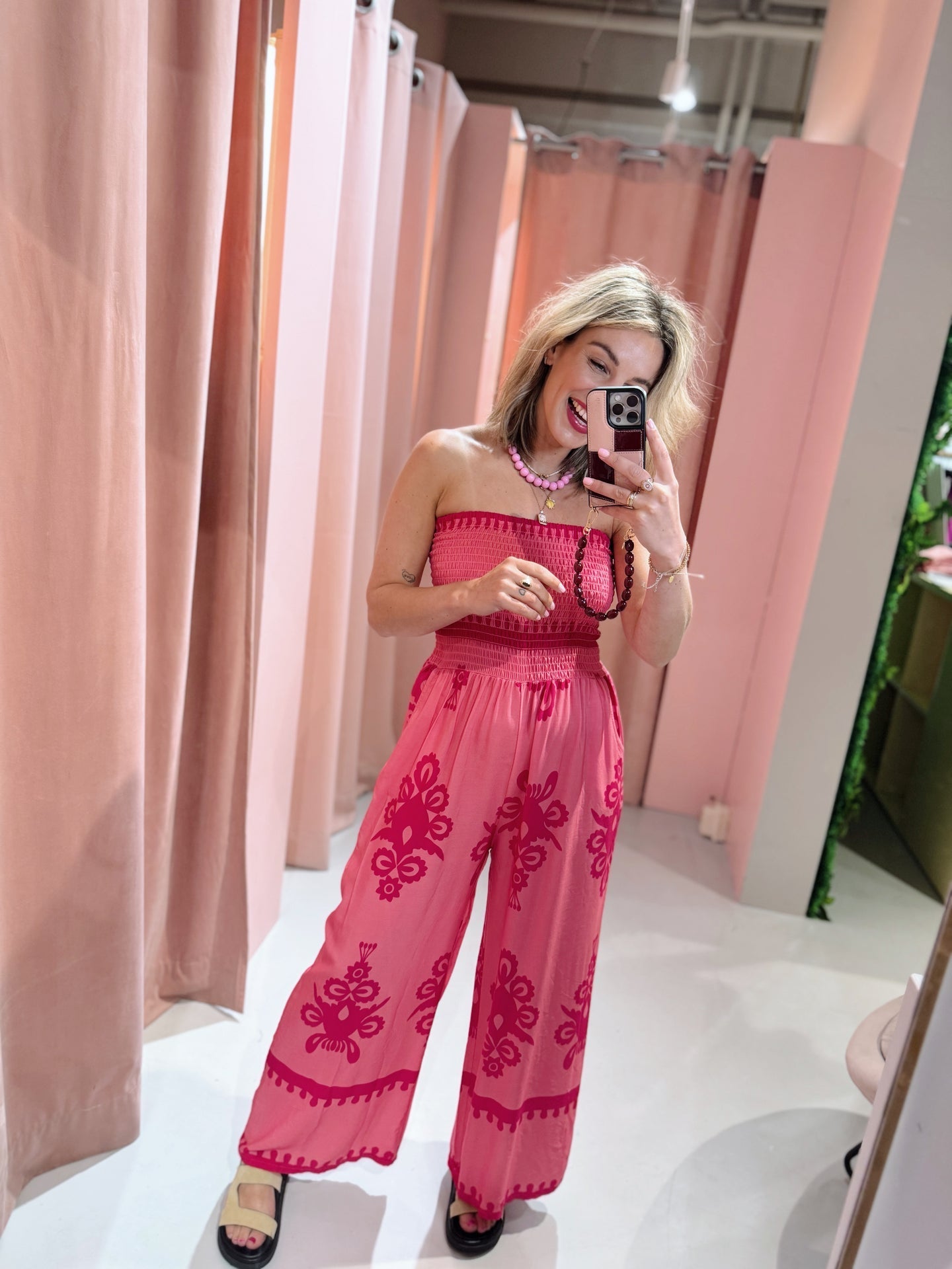 Modischer Sommer Jumpsuit trägerlos im entspannten Boho Look