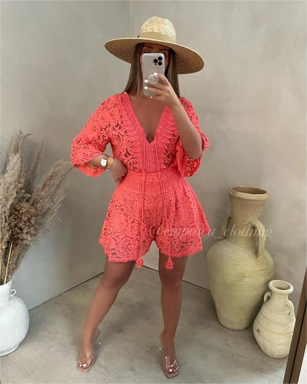 Modisches Sommerset für Damen mit Oberteil und Shorts