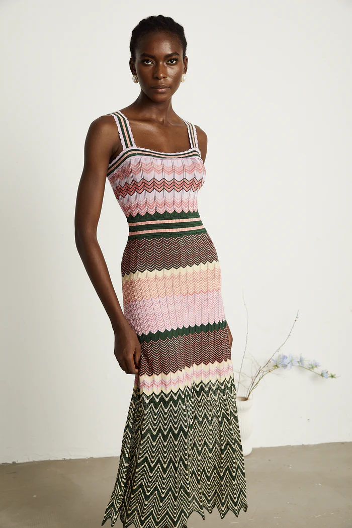 Stylisches Midikleid mit eckigem Ausschnitt und gemusterten Trägern