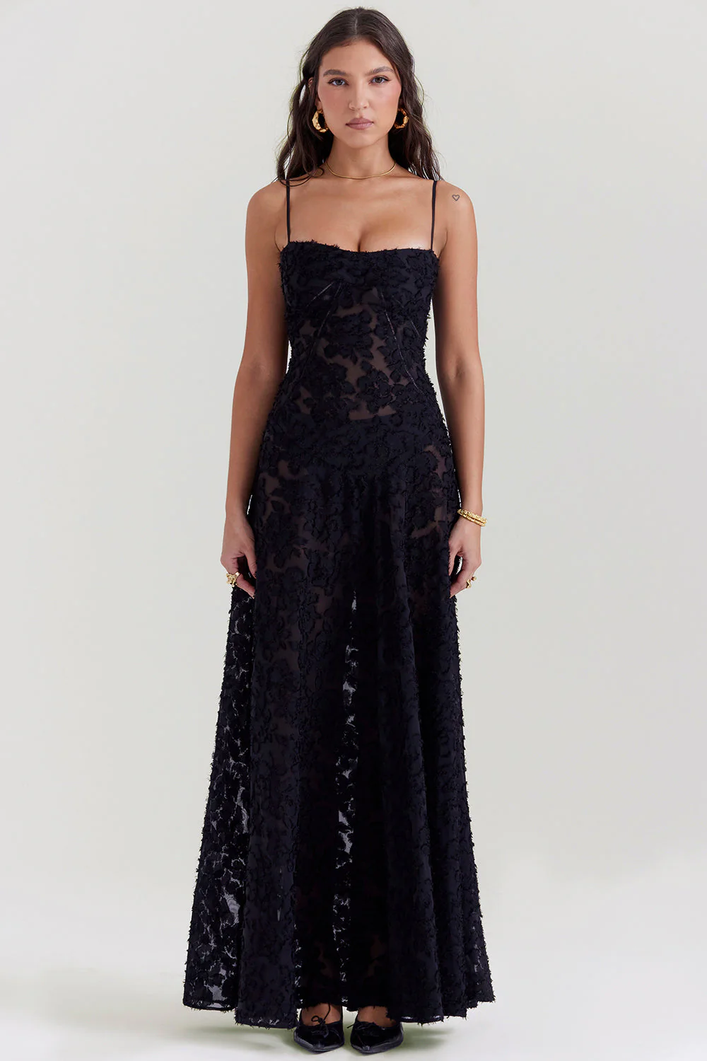 Elegantes Midikleid mit schmalen Trägern für einen stilvollen Auftritt