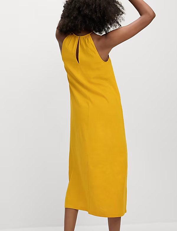 Schwingendes Maxikleid mit Halterneck und leichtem Sommerstil
