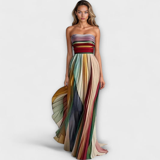 Elegantes trägerloses Maxikleid mit Plisseefalten für besondere Anlässe