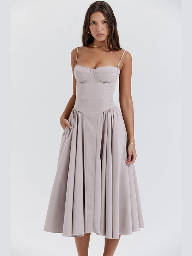 Elegantes Midikleid mit schmalen Trägern für einen stilvollen Auftritt