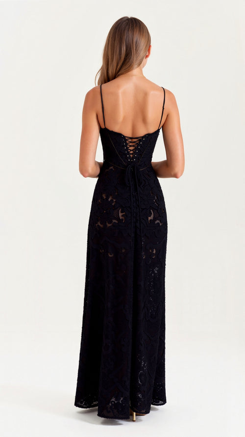 Elegantes Maxikleid mit feinen Trägern und Schnürung im Rückenbereich