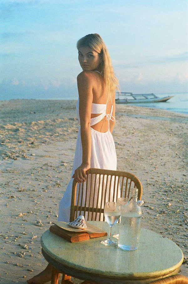 Zarte Sommer Midi Kleid mit dünnen Trägern