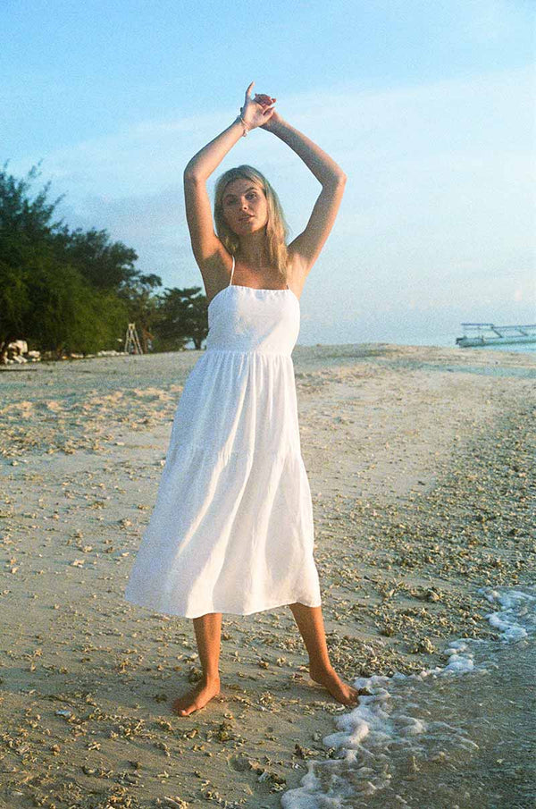 Zarte Sommer Midi Kleid mit dünnen Trägern