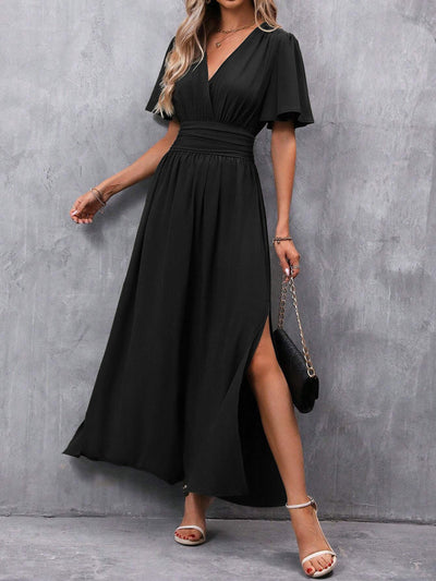 Langes elegantes Kleid mit sanftem Fall und kurzen Ärmeln für besondere Anlässe