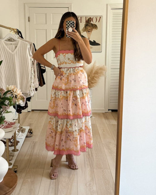 Floral Maxi-Kleid mit dünnen Trägern und gestuftem Rüschenabschluss
