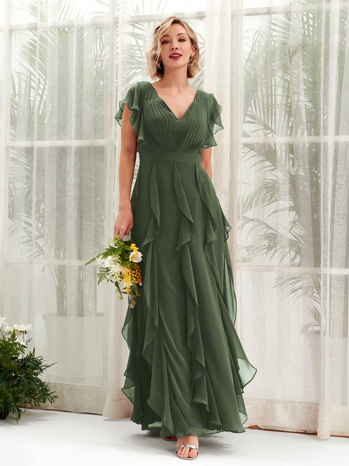 Bodenlanges Kleid mit eleganter Raffung und tiefem Ausschnitt für besondere Anlässe