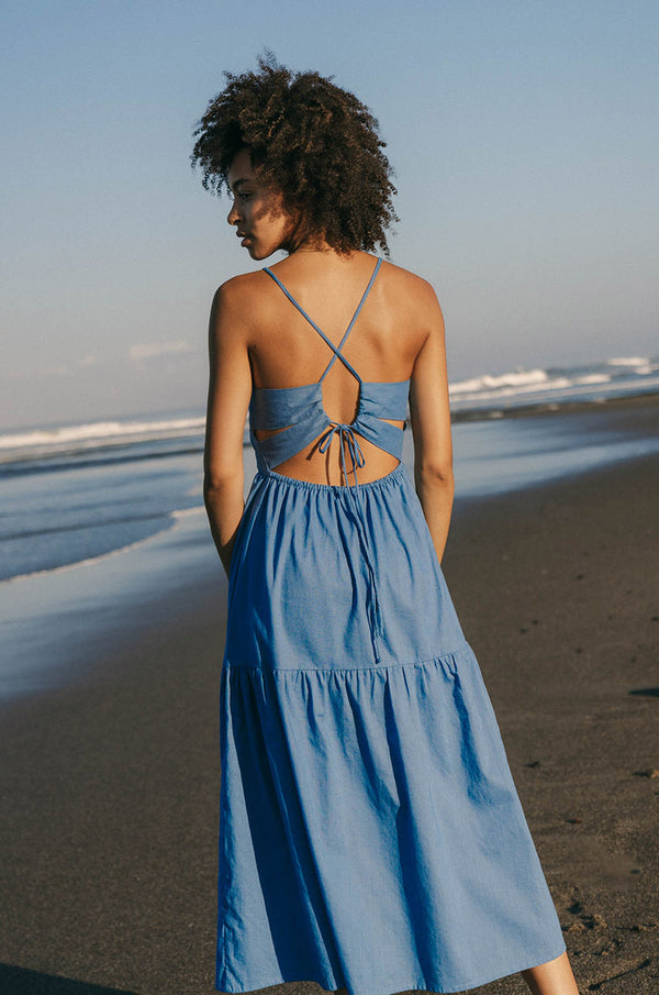 Zarte Sommer Midi Kleid mit dünnen Trägern
