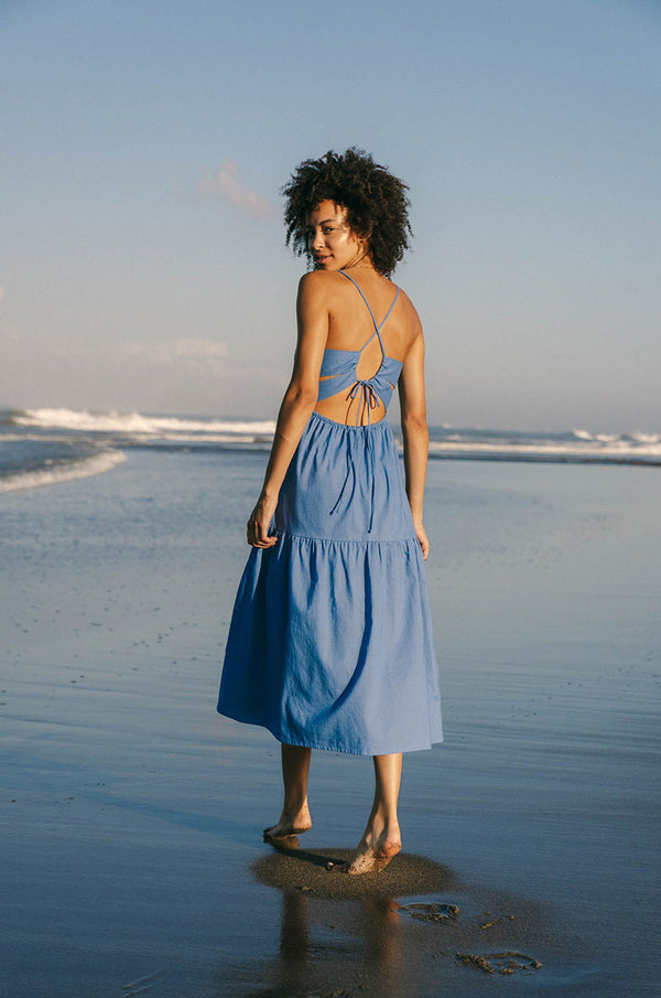 Zarte Sommer Midi Kleid mit dünnen Trägern
