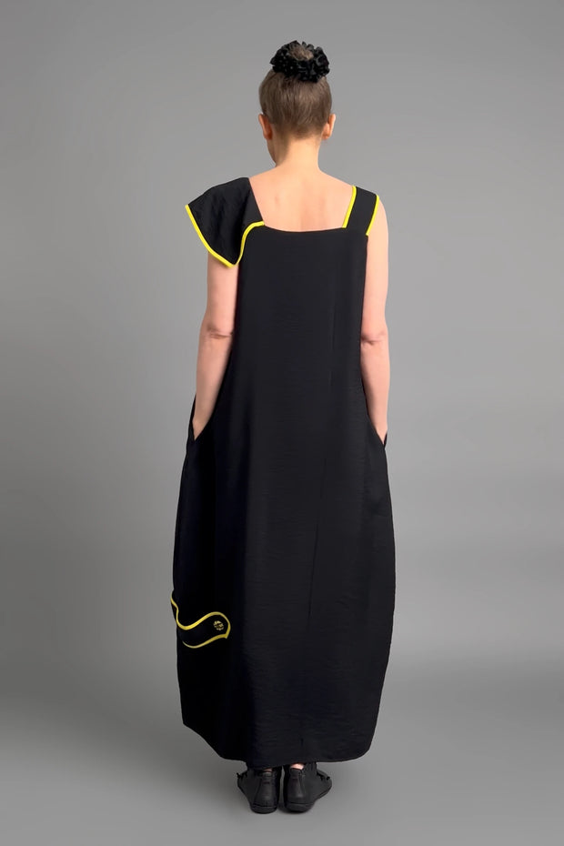 Langes Kleid mit stilvoller Silhouette im modernen Oversize-Look