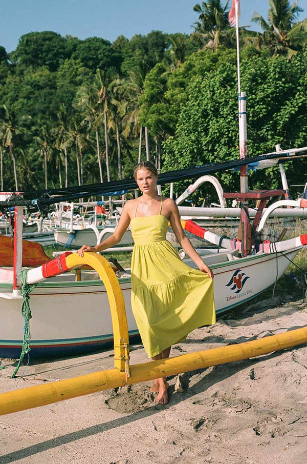 Zarte Sommer Midi Kleid mit dünnen Trägern