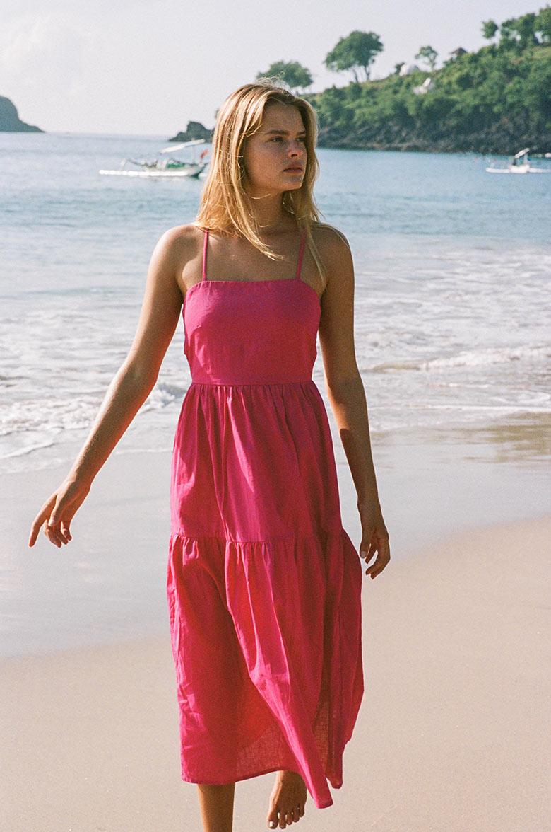 Zarte Sommer Midi Kleid mit dünnen Trägern