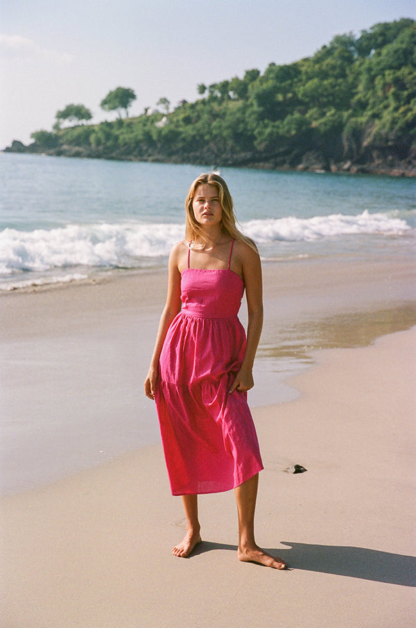 Zarte Sommer Midi Kleid mit dünnen Trägern
