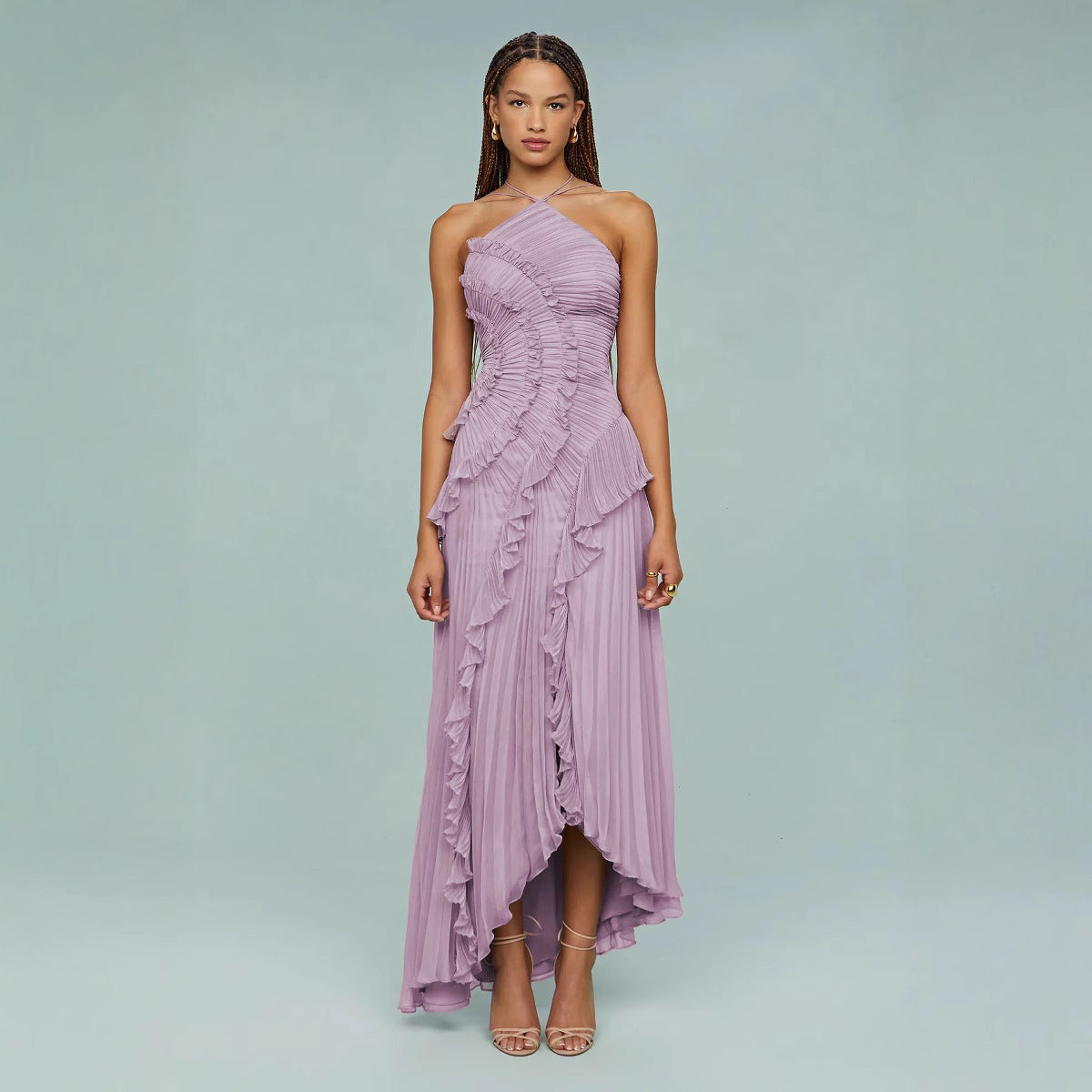 Langes Kleid mit Halterneck Plisseefalten und Volants für festliche Anlässe