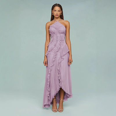 Langes Kleid mit Halterneck Plisseefalten und Volants für festliche Anlässe