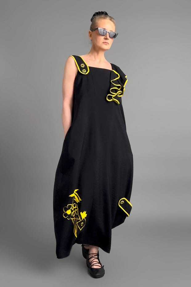 Langes Kleid mit stilvoller Silhouette im modernen Oversize-Look