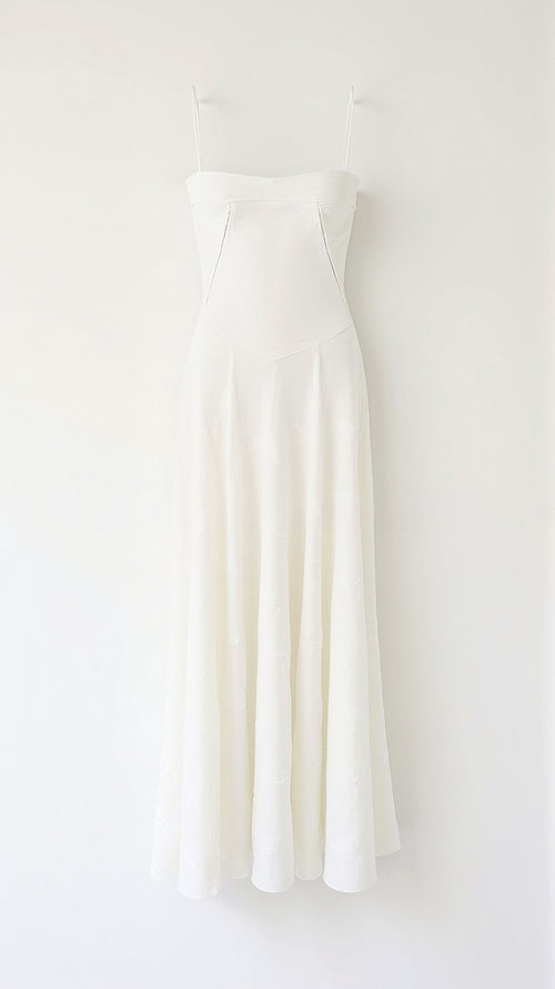 Elegantes Maxikleid mit feinen Trägern und Schnürung im Rückenbereich