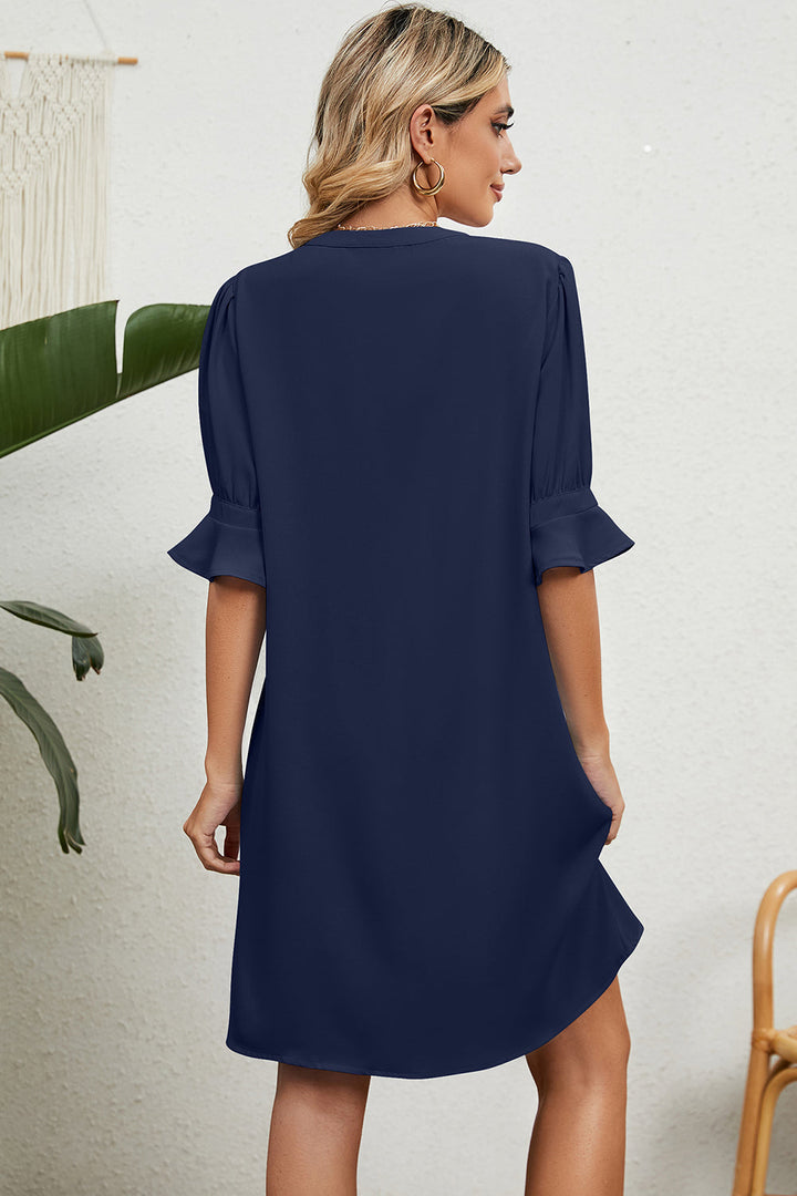 Lässiges Freizeitkleid mit kurzen Ärmeln für einen stilvollen Auftritt