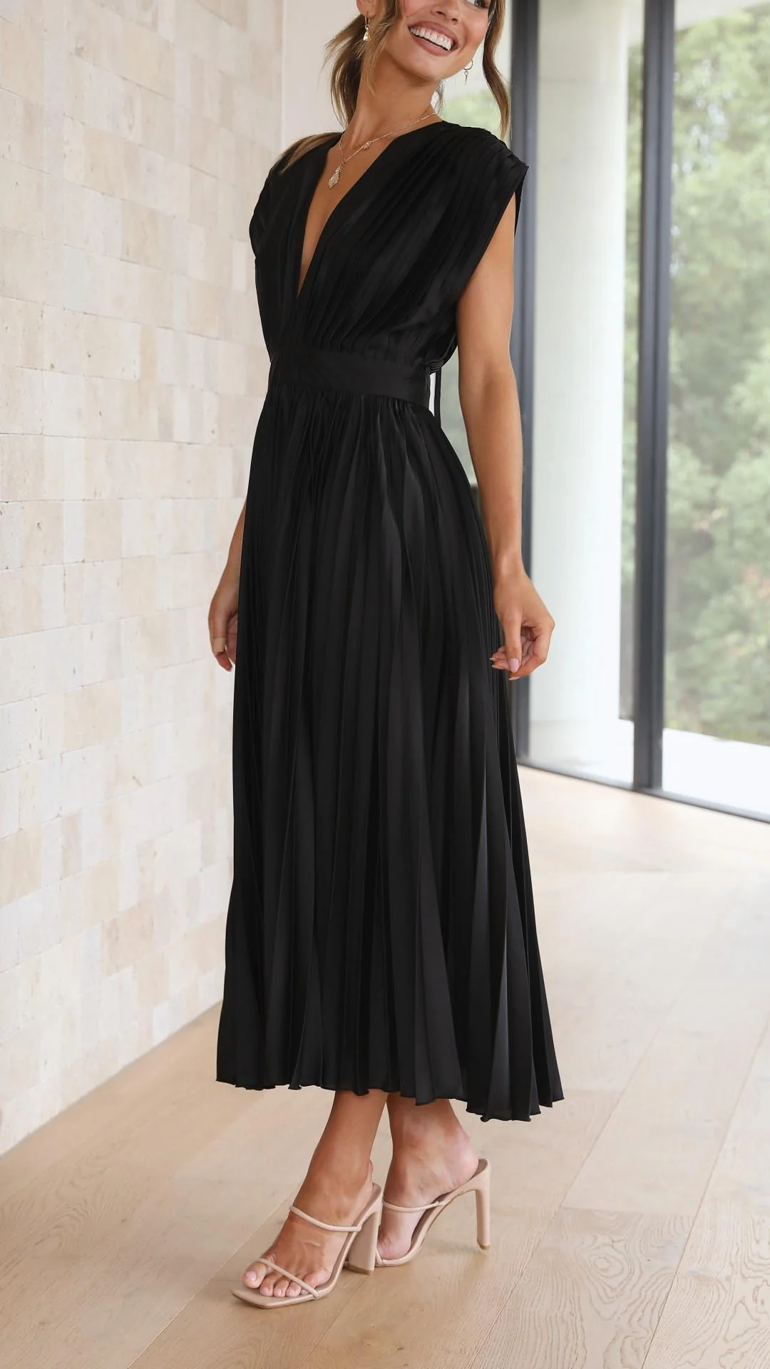 Faltiges Midikleid mit edlem Look für besondere Anlässe